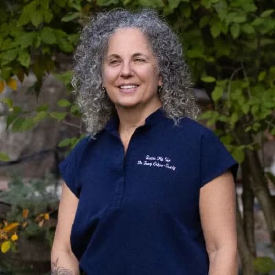 Dr. Tracy Cohen-Grady, veterinarian at Senior Pet Vet